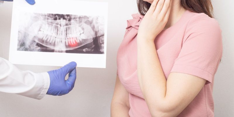 Πόσες μέρες πονάει ο φρονιμίτης; Τι να περιμένεις και πότε περνάει